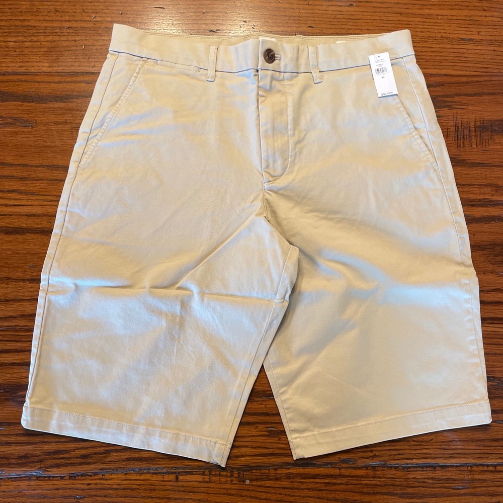 GAP (NWT) Men’s Khaki shorts